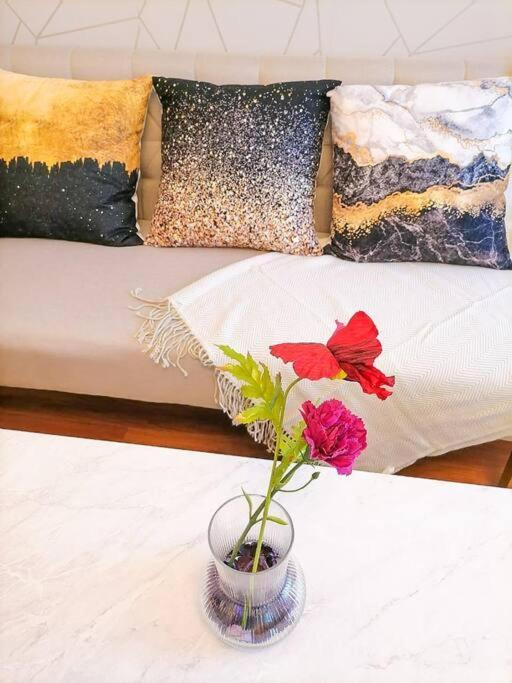 Cozy Studio Unit At Sun Residences Quezon City Zewnętrze zdjęcie